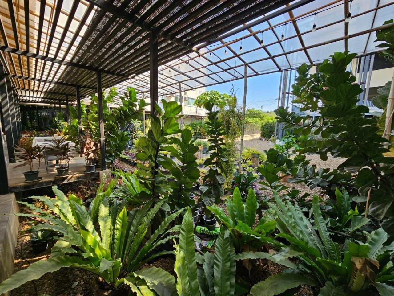 Mittapan Hotel Kanchanaburi Esterno foto