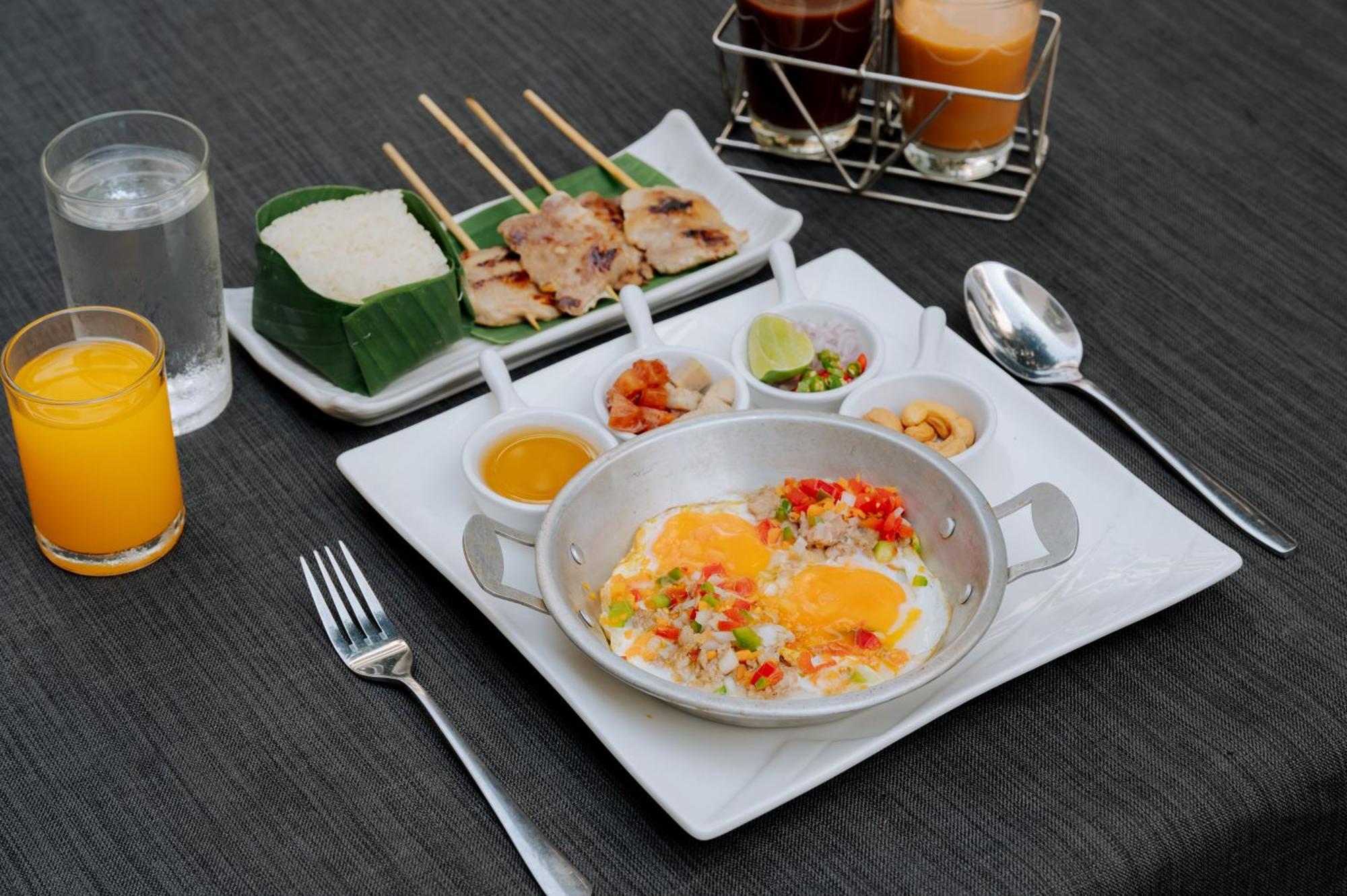 Mittapan Hotel Kanchanaburi Esterno foto